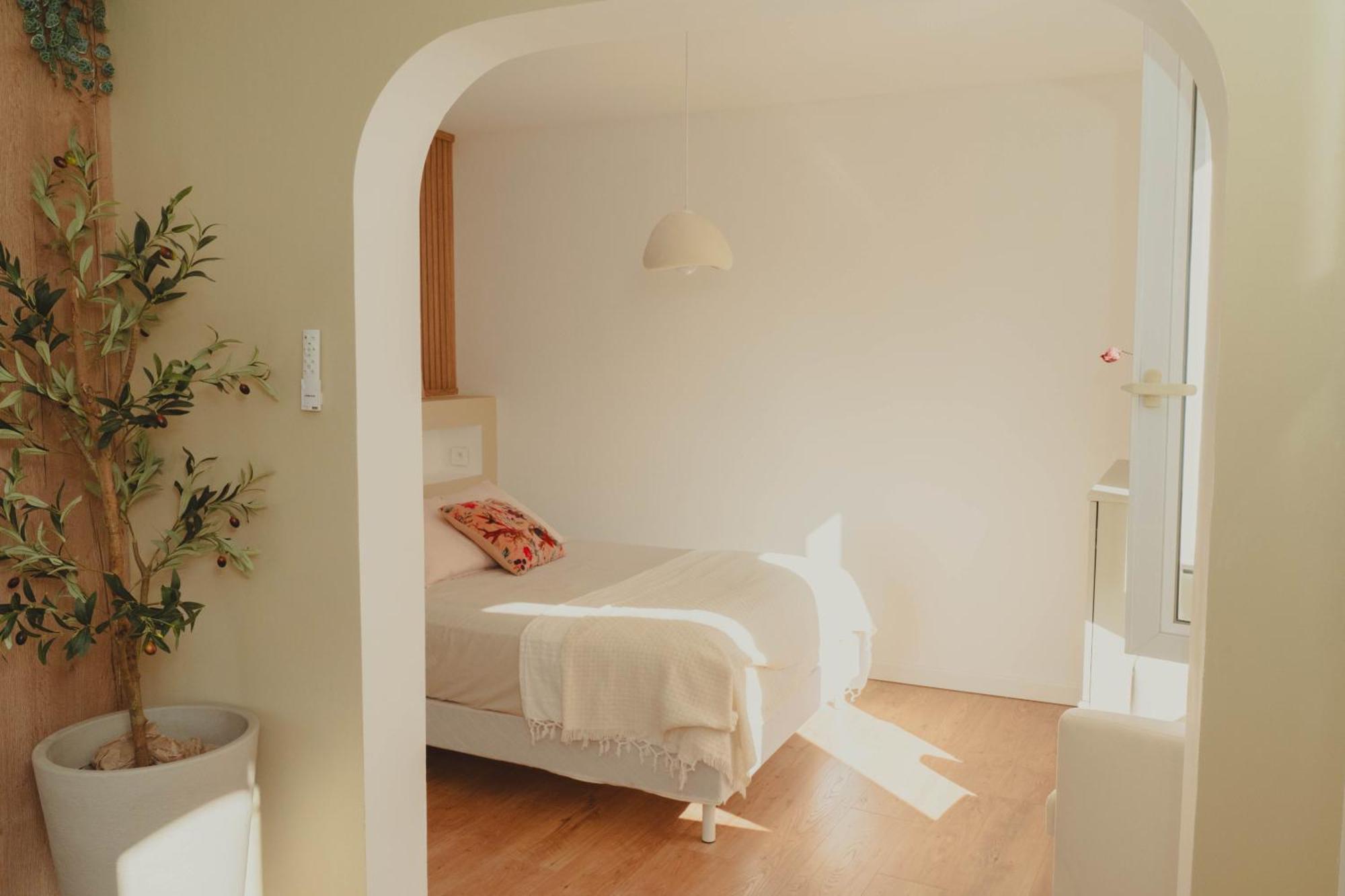 Au Coeur De Hyeres, Ideal Pour Les Couples ! Exterior photo