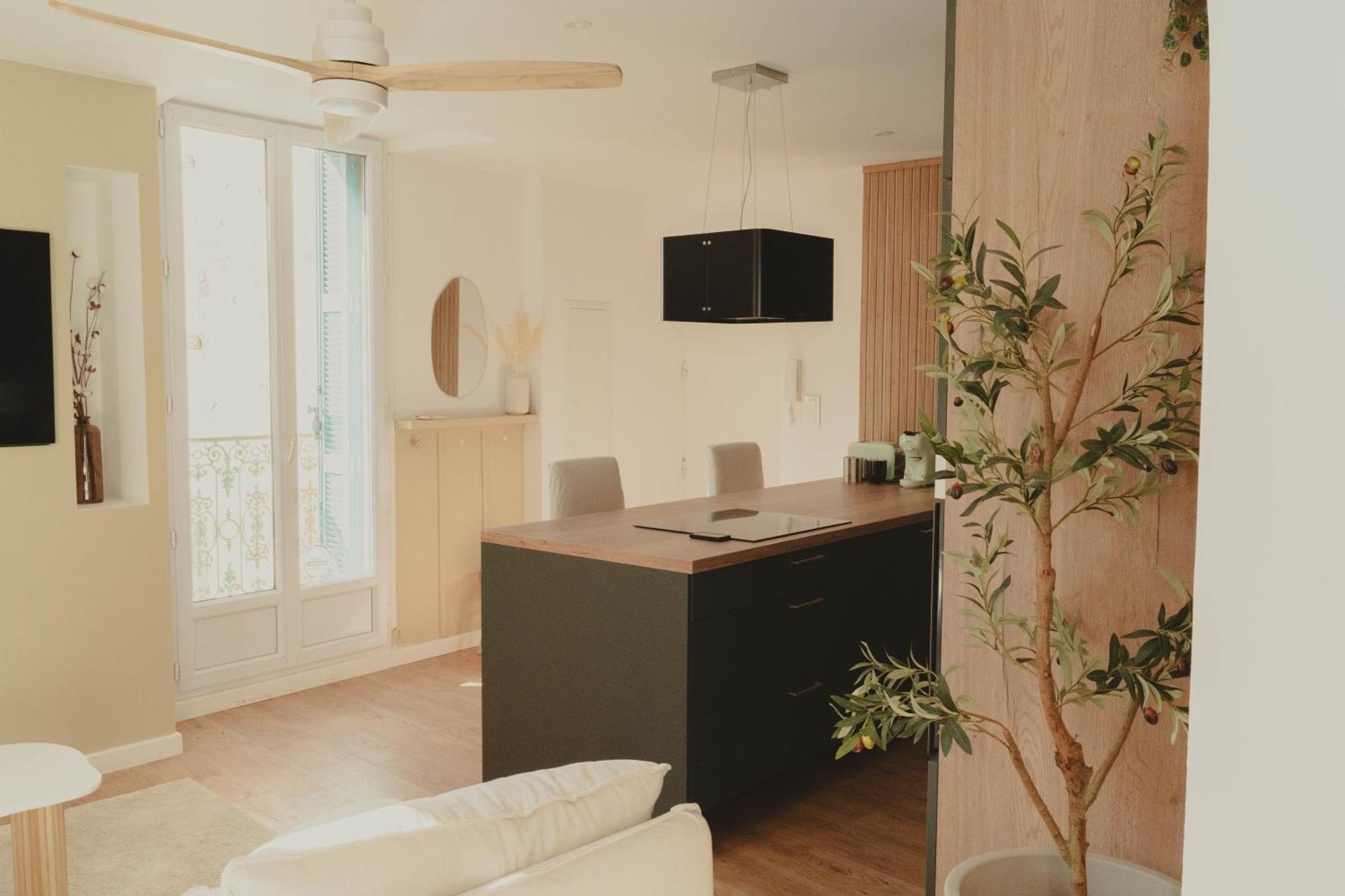 Au Coeur De Hyeres, Ideal Pour Les Couples ! Exterior photo